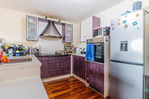 2 bedroom apartment for sale, Henke Court, Cardiff Bay CF10