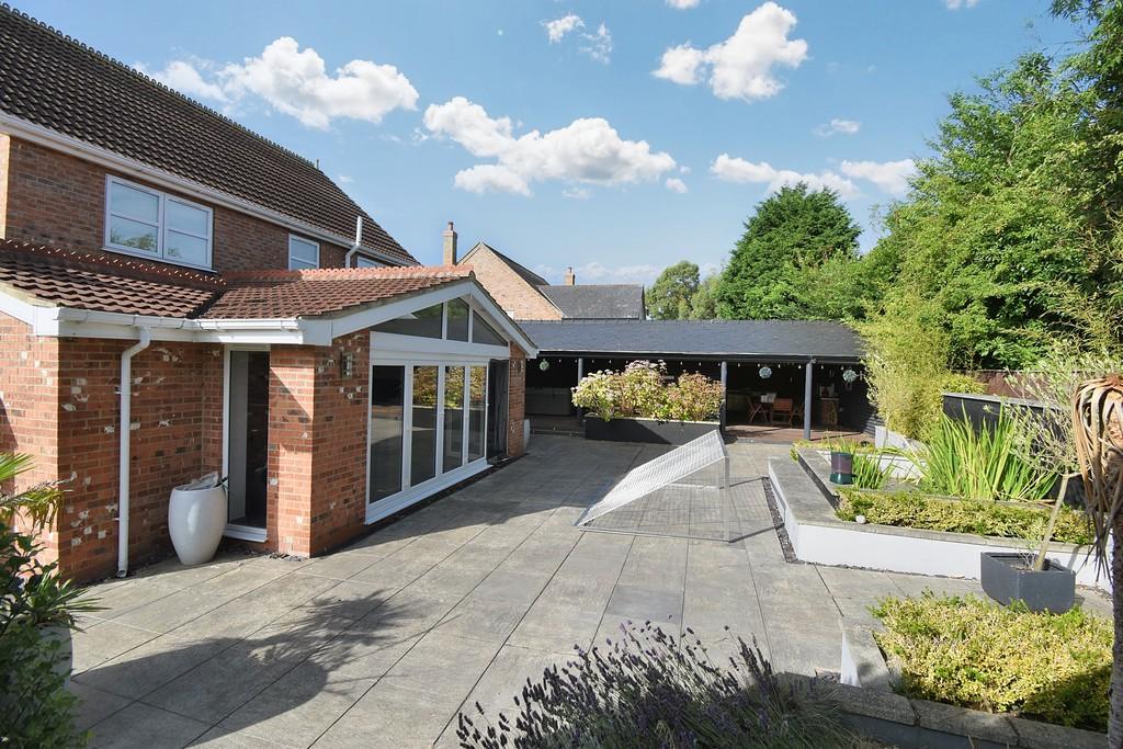 Rear paved garden