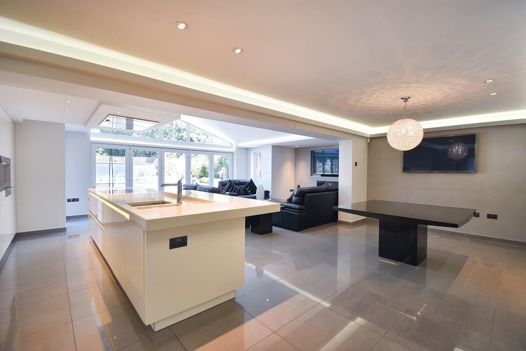 Fitted kitchen/living room