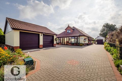 4 bedroom detached bungalow for sale, Brundall Road, Norwich NR13