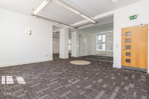 Office to rent, 33-35 West Bute Street