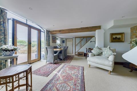 Honeysuckle Cottage Church Close, Caldecott, Market Harborough, LE16 8RN