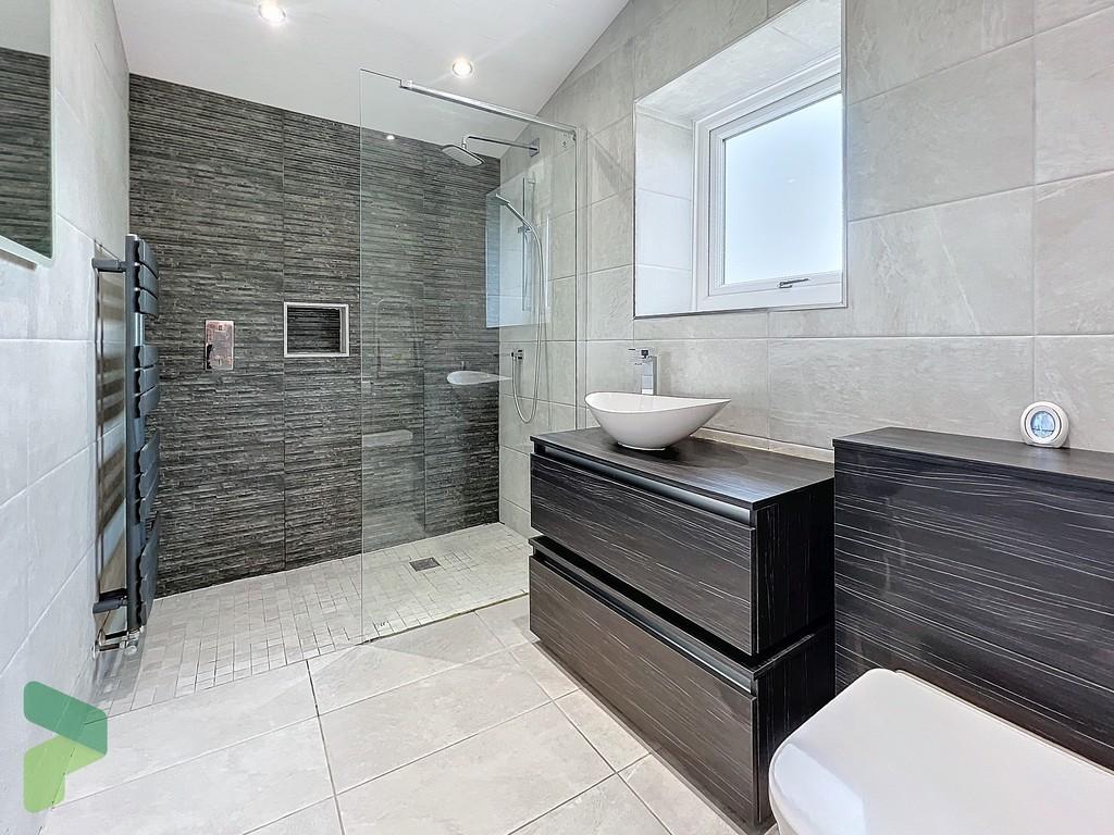 Large Shower Room