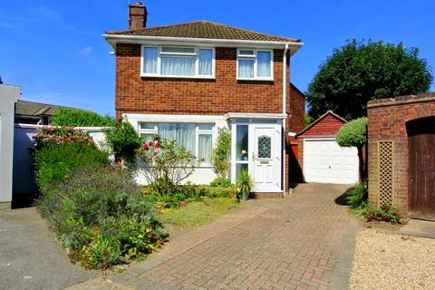 3 bedroom house for sale, Newhaven Crescent, Ashford TW15