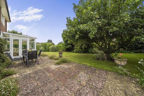 5 Cliff Road, Hythe, CT21 5XA