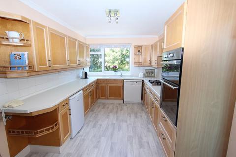 5 Cliff Road, Hythe, CT21 5XA