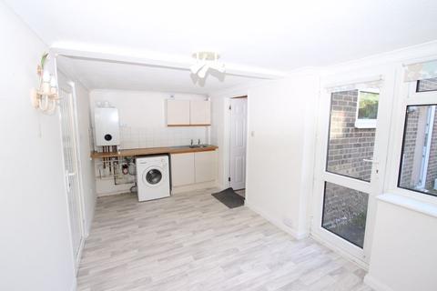 5 Cliff Road, Hythe, CT21 5XA