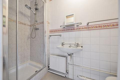 5 Cliff Road, Hythe, CT21 5XA