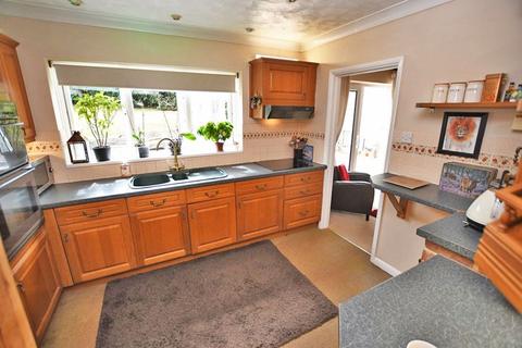 3 bedroom detached house for sale, Lenham Road, Maidstone