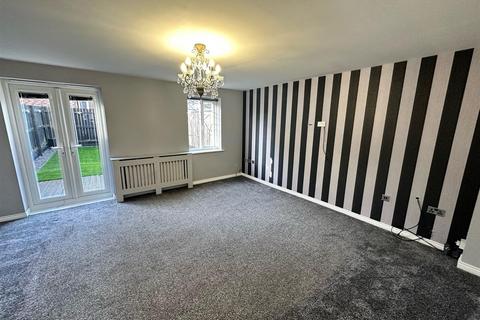 3 bedroom end of terrace house to rent, Turnbull Way, Middlesbrough