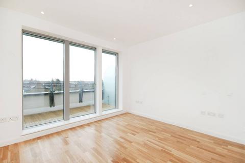 2 bedroom flat to rent, Fortune Green Road, West Hampstead, London, NW6