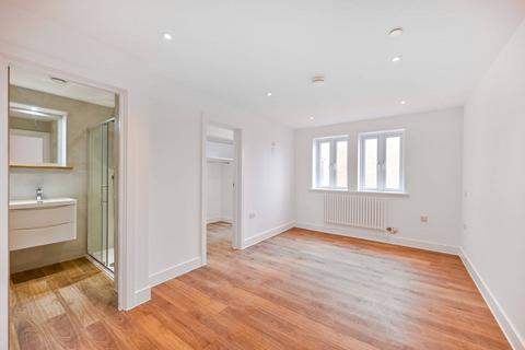 2 bedroom flat for sale, 40 Greenview Drive, London SW20