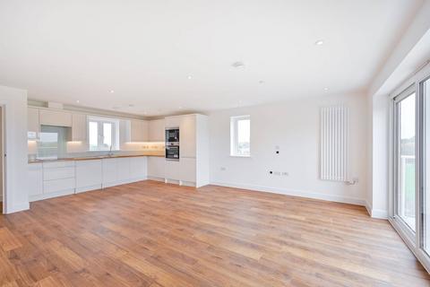 2 bedroom flat for sale, 40 Greenview Drive, London SW20