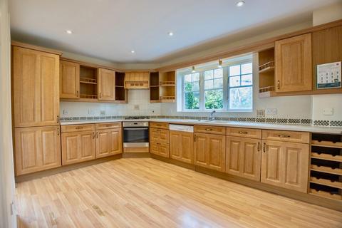 52 Larcombe Road, St Austell, PL25 3EZ