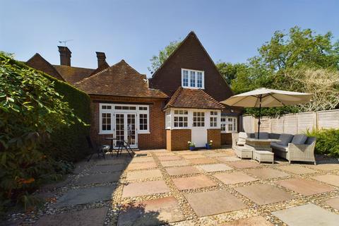 4 bedroom country house for sale, Walton on the Hill