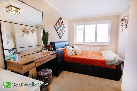 6 Morland Way, Cheshunt, Waltham Cross, EN8 0RY