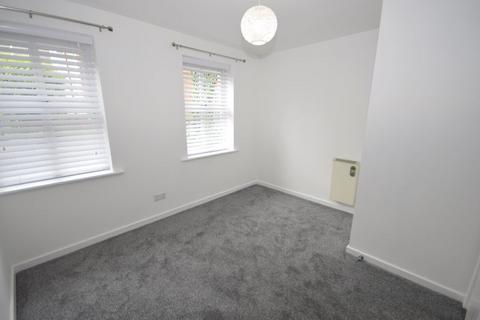 2 bedroom apartment to rent, Darlington Court, Widnes