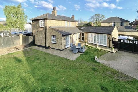34 Culvert Lane, Uxbridge, UB8 2XB