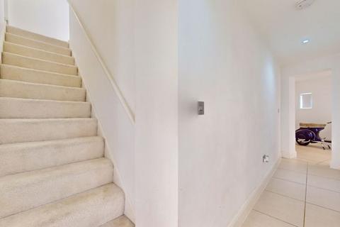 34 Culvert Lane, Uxbridge, UB8 2XB