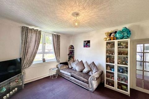 2 bedroom flat for sale, Mauchline Road, Mossblown