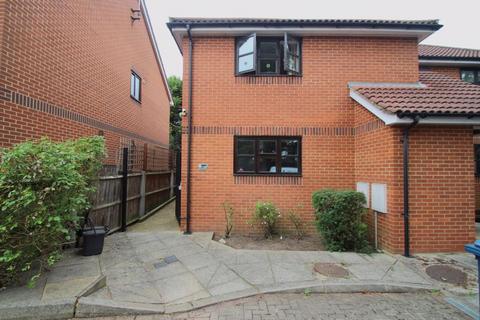 1 bedroom maisonette for sale, Yewtree Close, Harrow