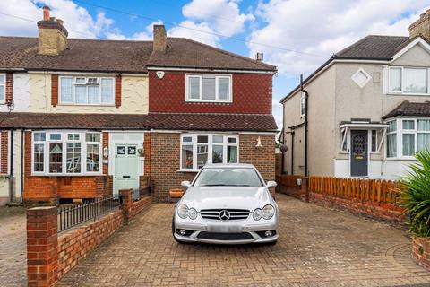 107 Clarkes Avenue, Worcester Park, KT4 8QB