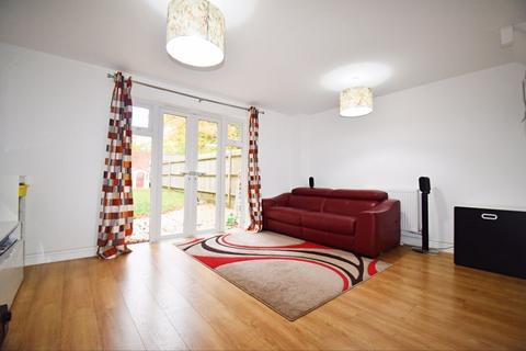 3 bedroom terraced house for sale, Old Barn Mews, Basingstoke RG24