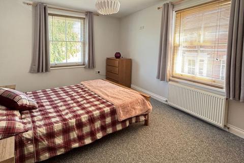 4a Edwy Parade, Gloucester, GL1 2QL