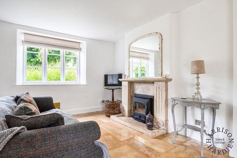 2 bedroom cottage to rent, The Square, Lower Slaughter