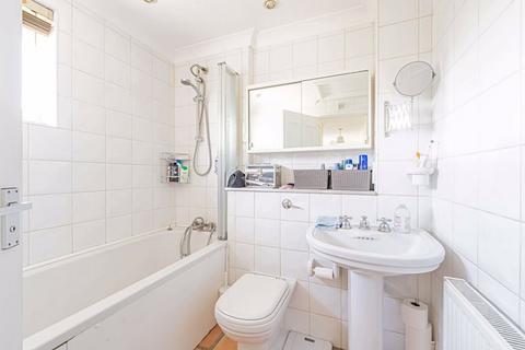 18 Grafton Park Road, Worcester Park, KT4 7HS