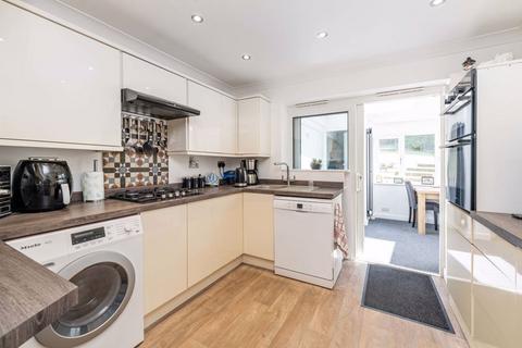 18 Grafton Park Road, Worcester Park, KT4 7HS