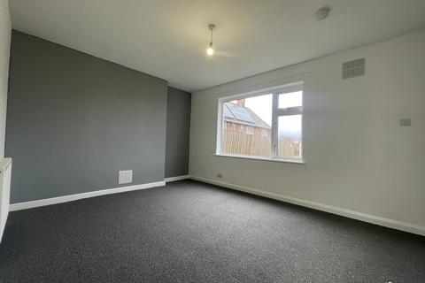 3 bedroom terraced house to rent, Tiverton Close, Nottingham, NG8 5LD