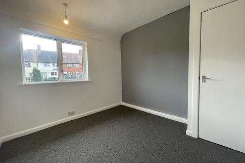 3 bedroom terraced house to rent, Tiverton Close, Nottingham, NG8 5LD