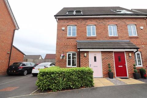 3 bedroom townhouse for sale, Thorne Crescent, Manchester M28