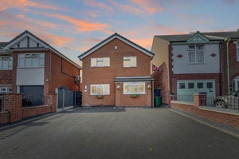 4 bedroom detached house for sale, Glenmore Avenue, Loughborough LE12