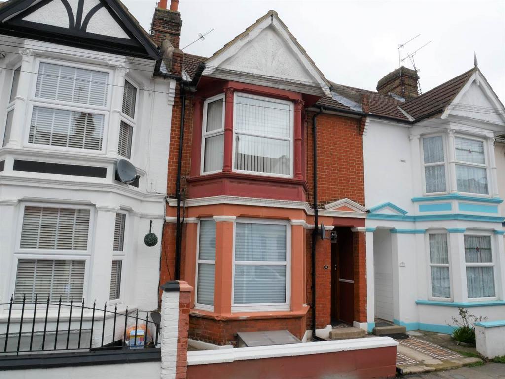 Linden Road, Gillingham, Kent 1 bed flat £825 pcm (£190 pw)