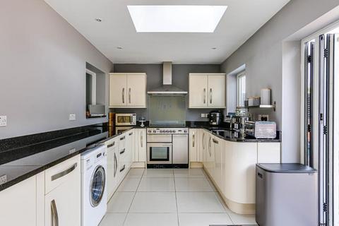 4 The Ruffetts, South Croydon, CR2 7LQ