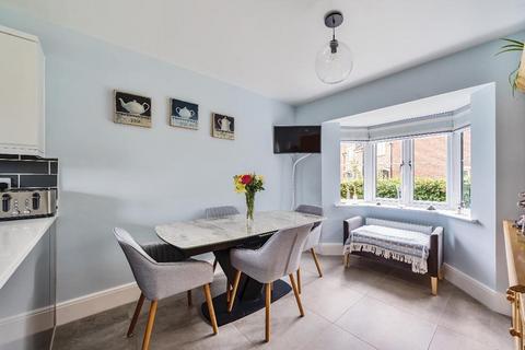 8 Fox Meadow, Coaley, Dursley, GL11 5FE