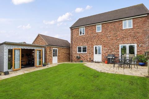 8 Fox Meadow, Coaley, Dursley, GL11 5FE
