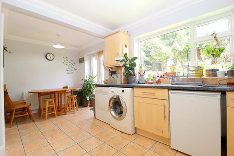 5 bedroom detached house for sale, Rosslyn Crescent, Icknield, Luton, Bedfordshire, LU3 2AU