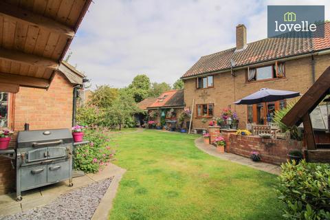 3 bedroom semi-detached house for sale, Broadway, Keelby DN41