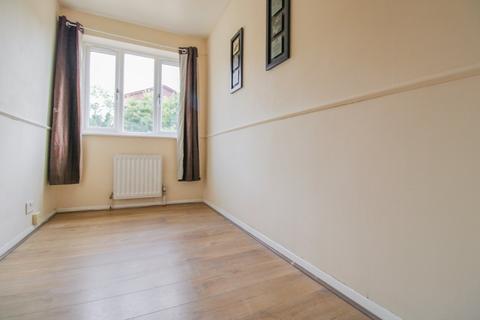 4 Burnham Gardens, Croydon, CR0 6NP