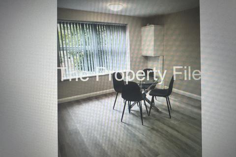 4 bedroom apartment to rent, Wynnstay Grove, Manchester  M14