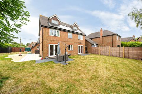 5 bedroom detached house for sale, Sovereign Close, Buckingham MK18