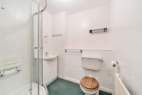 1 bedroom apartment for sale, Uxbridge Road, Pinner, Middlesex