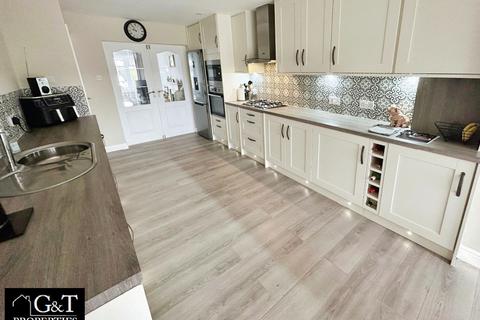 58 Beechfield Drive, Kidderminster, DY11 5HQ