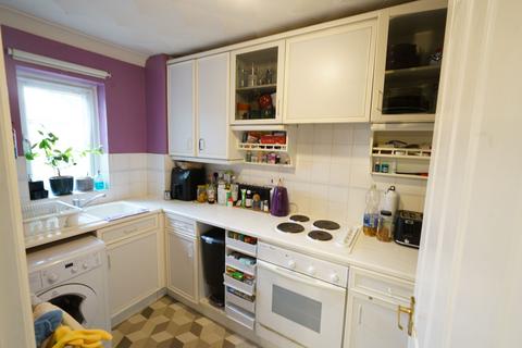 9 College Close, Grays, RM17 5UP