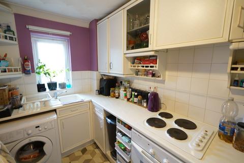 9 College Close, Grays, RM17 5UP