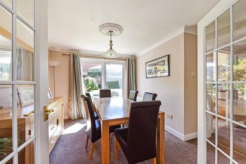 66 Canada Way, Liphook, GU30 7UH