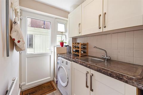 66 Canada Way, Liphook, GU30 7UH